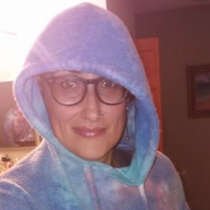Elyssa wearing her Cloud Cotton Hoodie